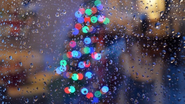 rain-and-christmas-lights